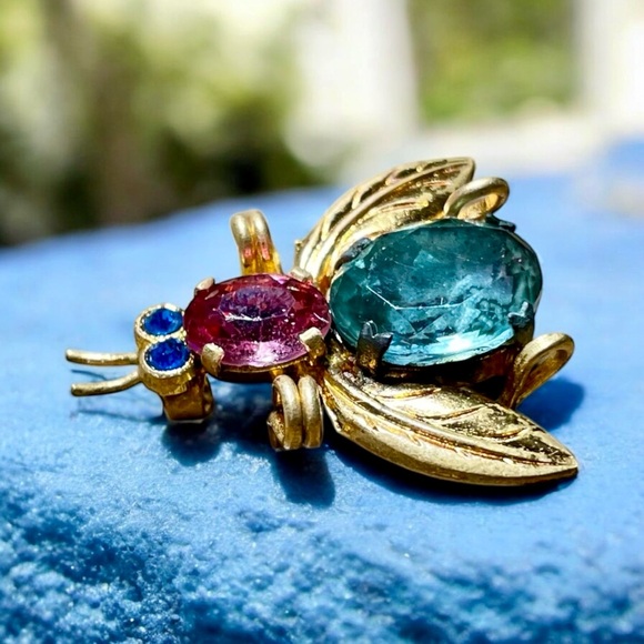 Czech Vintage Goldtone Pink & Blue Glass Insect Brooch w/Blue Eyes, C-Clasp - Picture 1 of 5